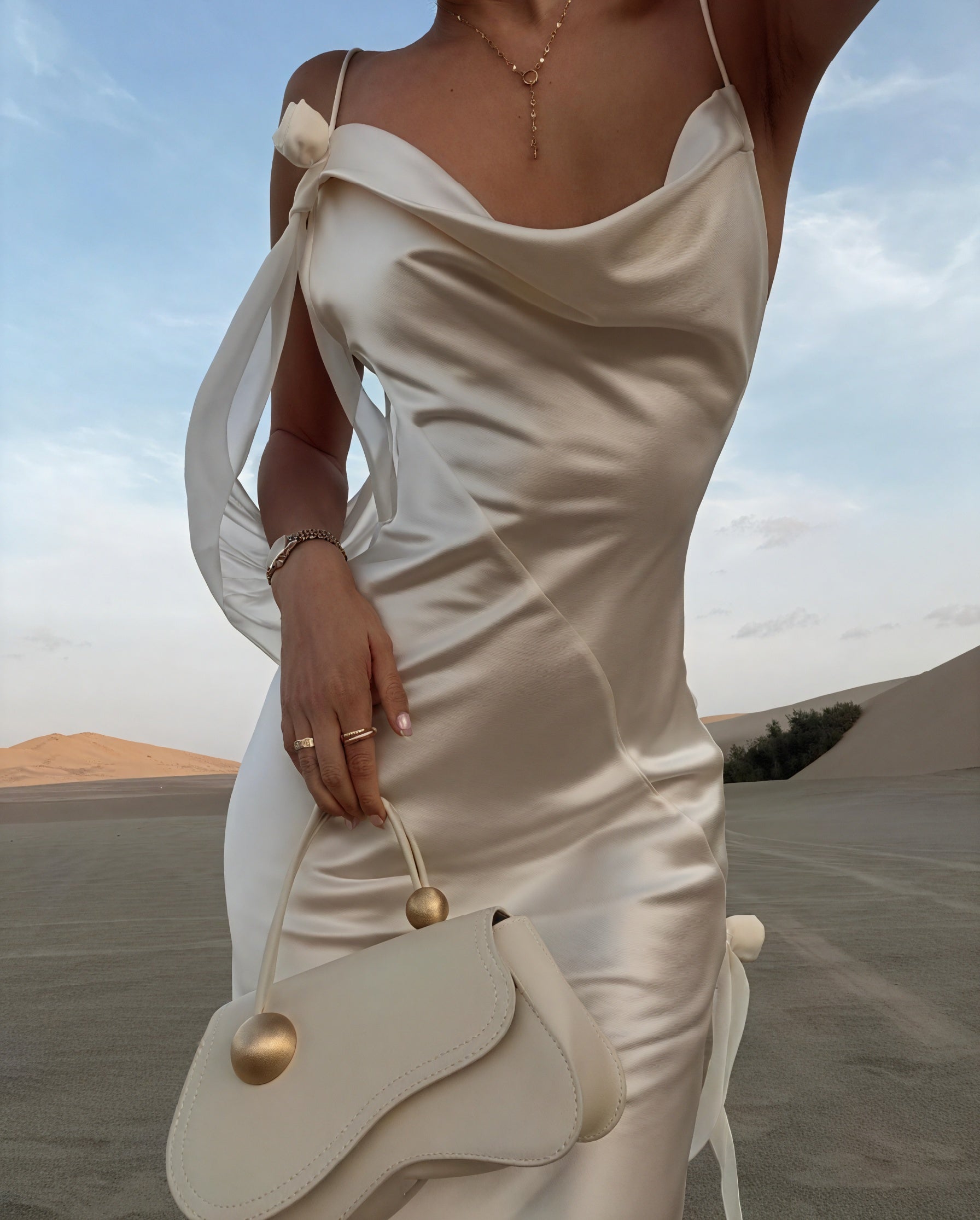 Damen Maxikleid – Satin, Wasserfall-Ausschnitt, Spaghettiträger, Bodenlang-83831-8a96ab4d-4552-48b9-878d-c9759d2be7fe