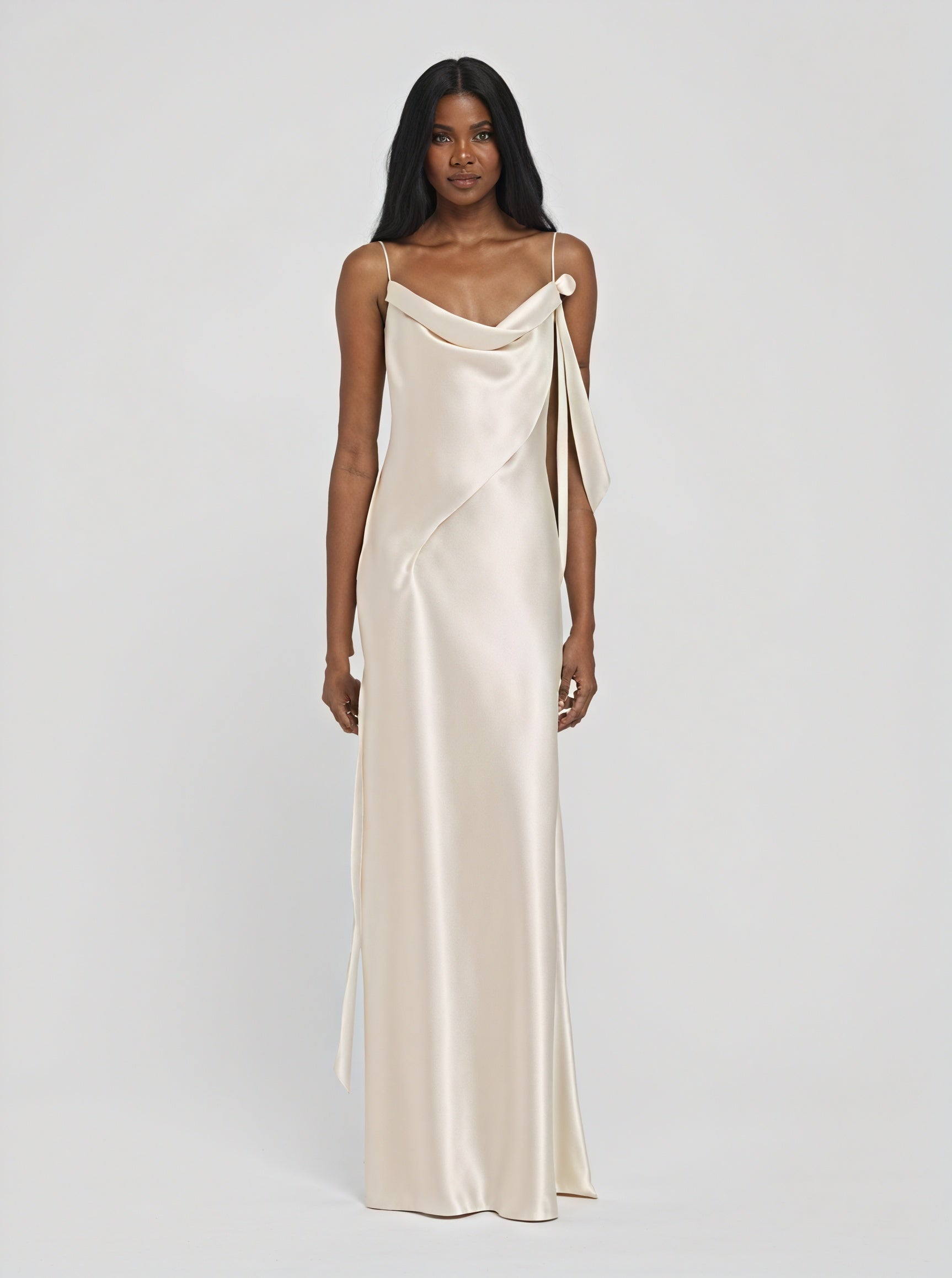 Damen Maxikleid – Satin, Wasserfall-Ausschnitt, Spaghettiträger, Bodenlang-83831-c386d1d3-536d-42dc-9e0f-a812a44c6b33