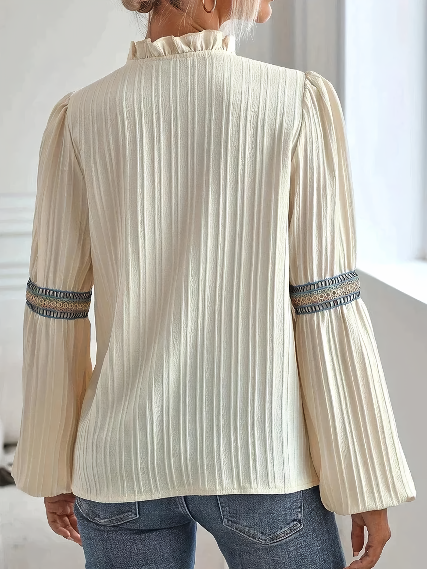 Embroidered Puff Sleeve Blouse