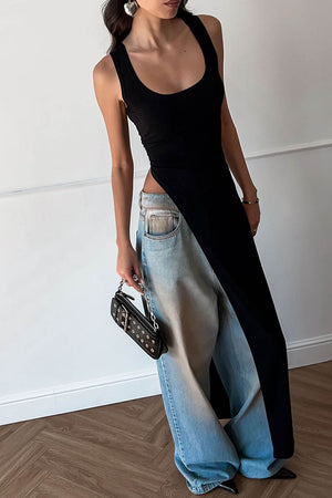 Figurbetontes Top mit hohem Schlitz