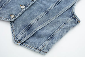Figurbetonte Jeansweste mit Knopfleiste