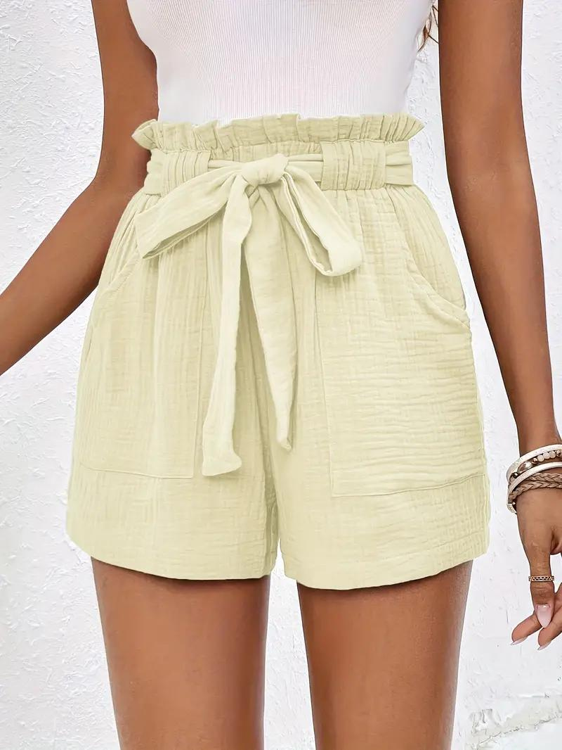 High-Waist Shorts mit Rüschenbund & Gürtel