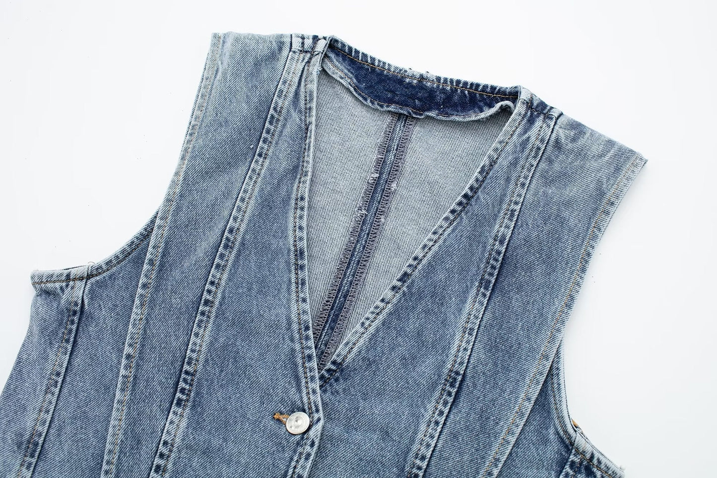 Figurbetonte Jeansweste mit Knopfleiste