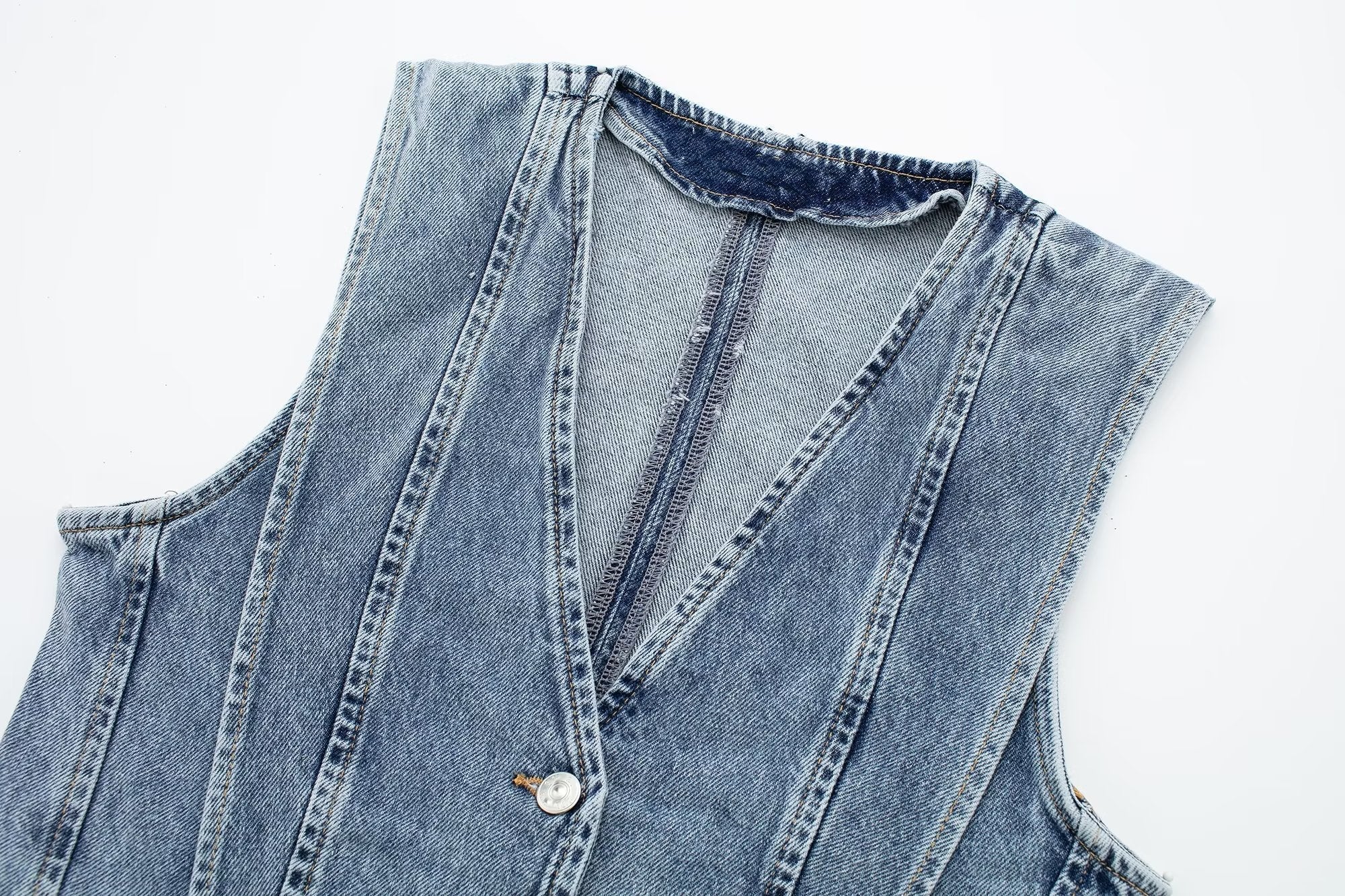 Figurbetonte Jeansweste mit Knopfleiste