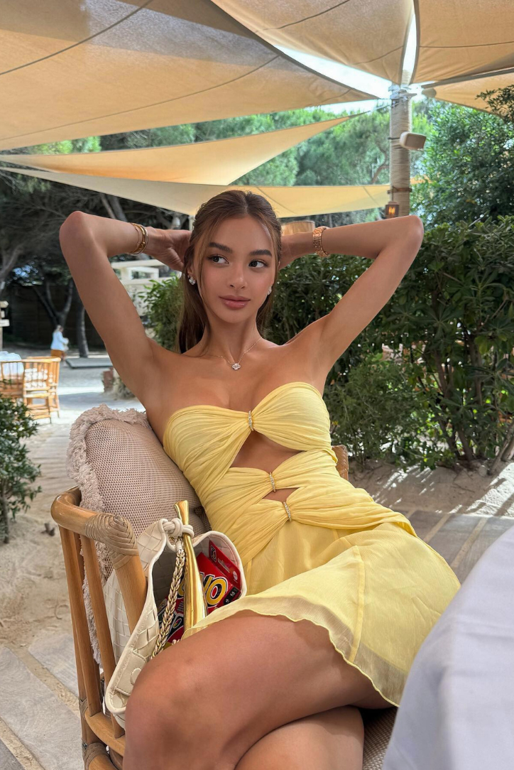 Damen Gelbes Kleid mit Cutout & Transparente Ärmel, Fließender Stoff-83601-eac6beda-1144-4edd-b3b9-e1c3f31f8a55