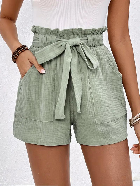 High-Waist Shorts mit Rüschenbund & Gürtel